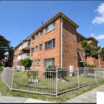 3/2 Barber Avenue Eastlakes NSW 2018